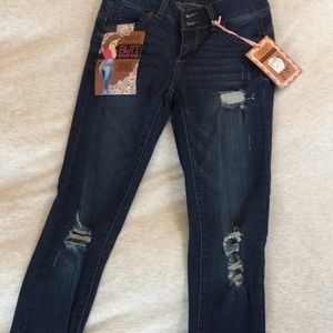 Fashion Nova “Kill the Scene” Booty Shaping Jeans